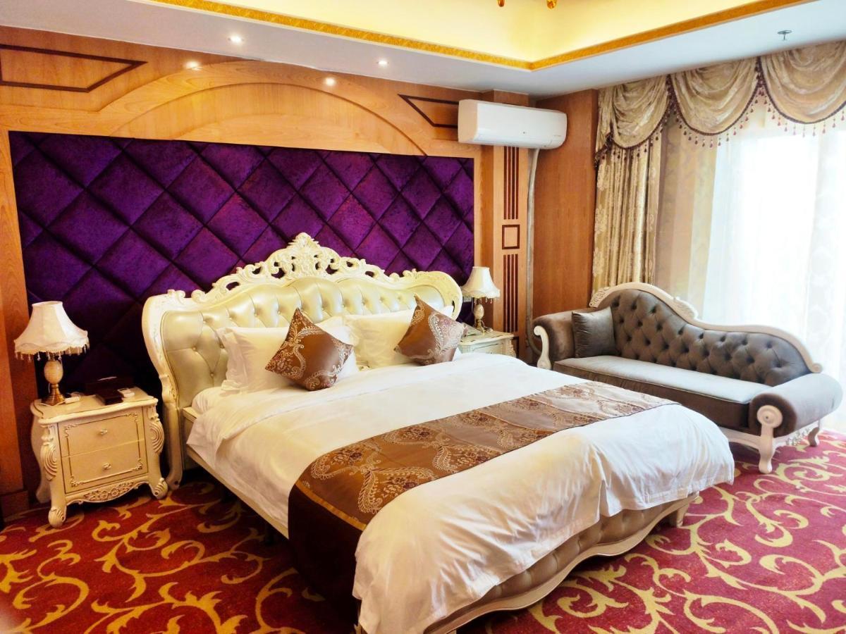 Golden Peacock Hotel Blantyre Esterno foto