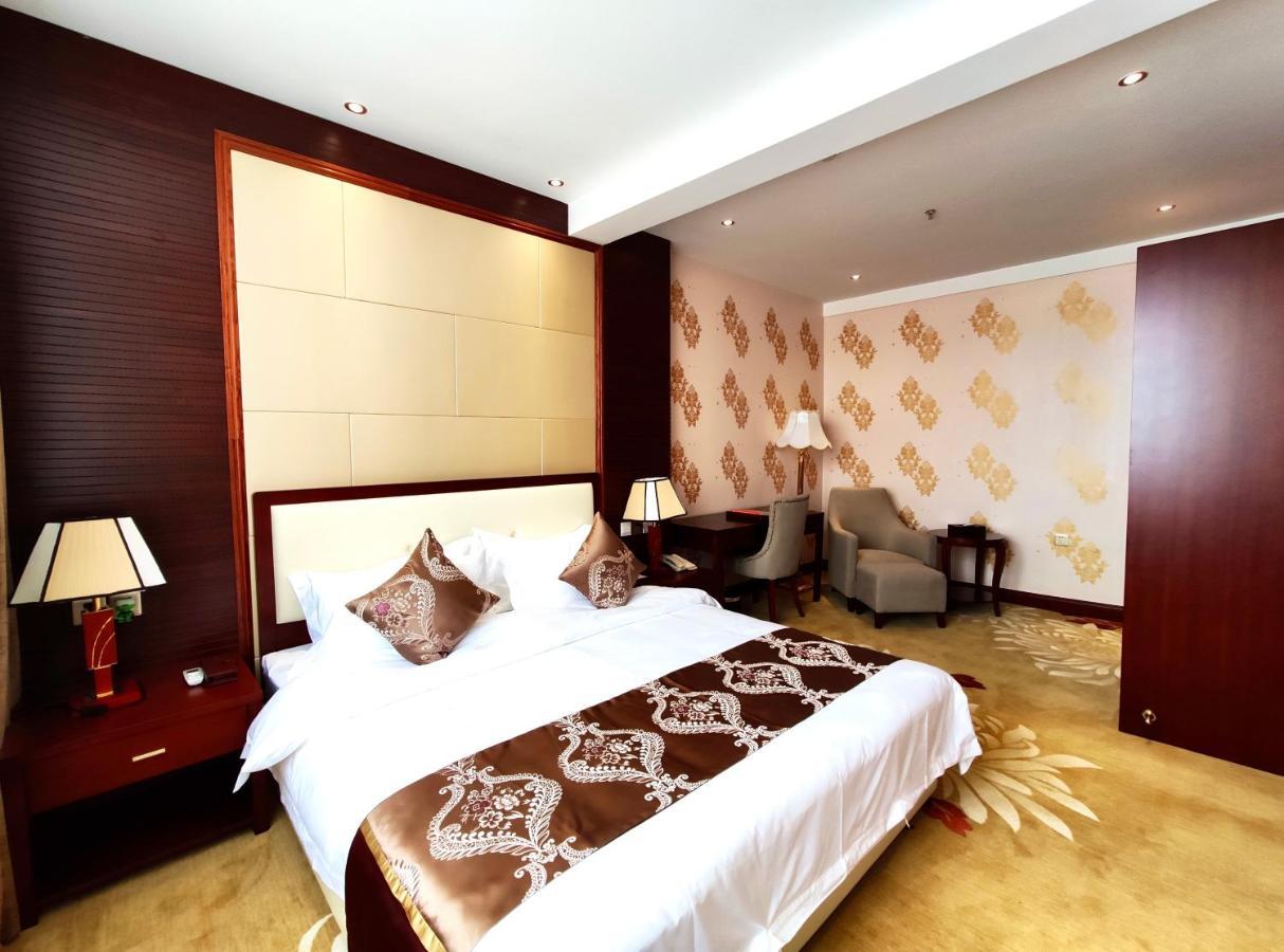 Golden Peacock Hotel Blantyre Esterno foto
