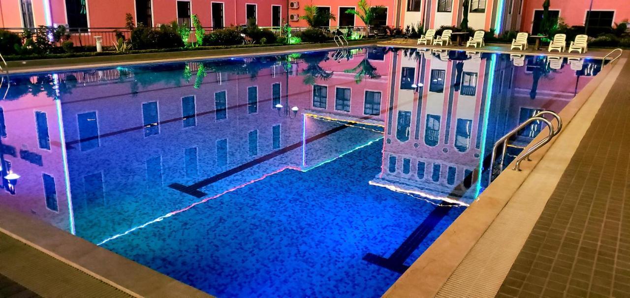 Golden Peacock Hotel Blantyre Esterno foto
