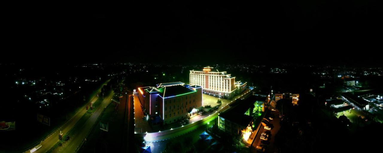 Golden Peacock Hotel Blantyre Esterno foto