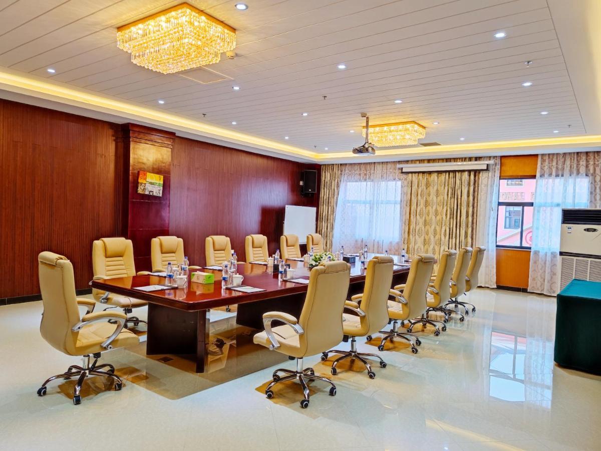 Golden Peacock Hotel Blantyre Esterno foto