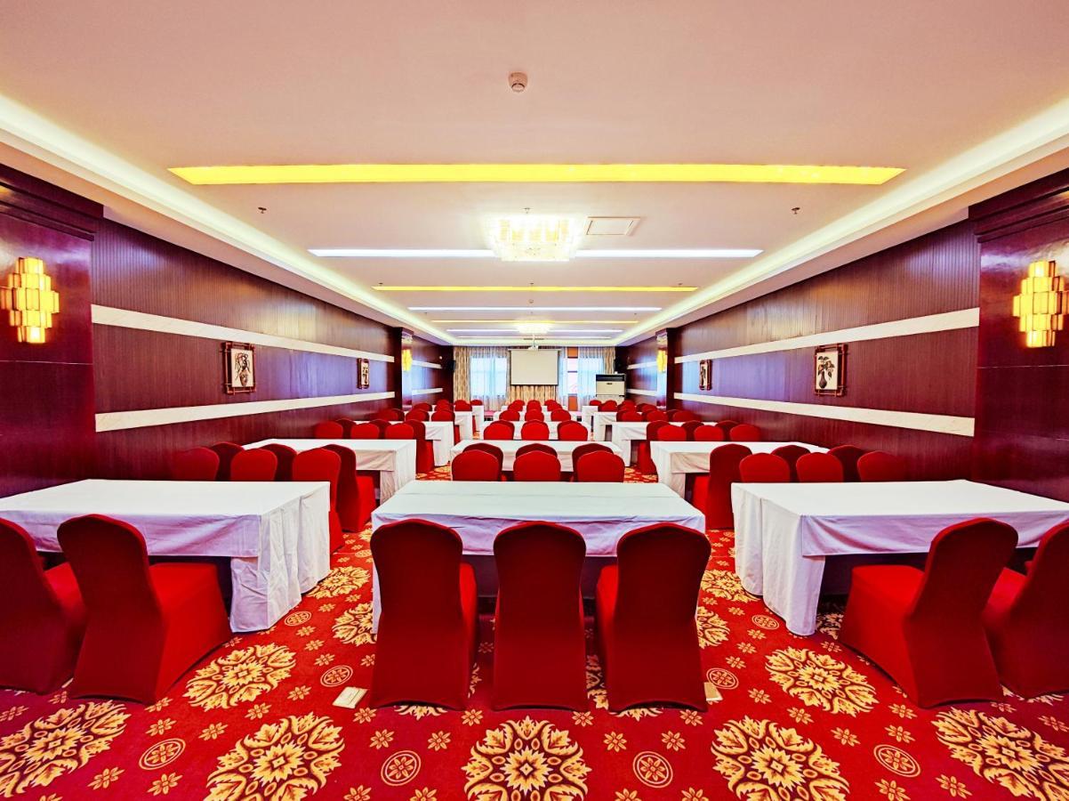 Golden Peacock Hotel Blantyre Esterno foto